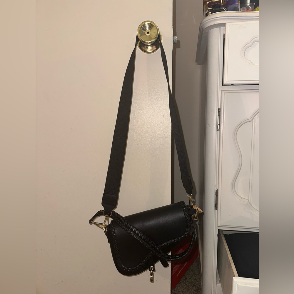 Black Saddle Purse